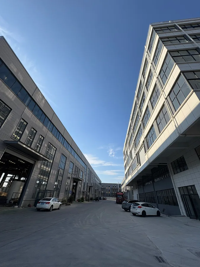华跃无纺布扬州生产基地厂区外景